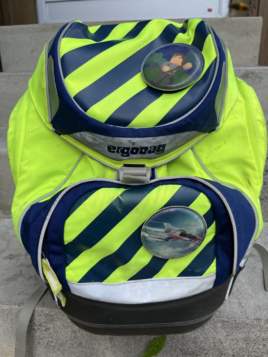 Ergobag Zaini: Ergobag Schulrucksack neongelb plus Kletties – Usato da Rheinau venduto da kassandra5_12