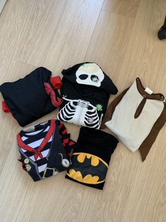 5 Kinderkostüme diverse Motive gebraucht
