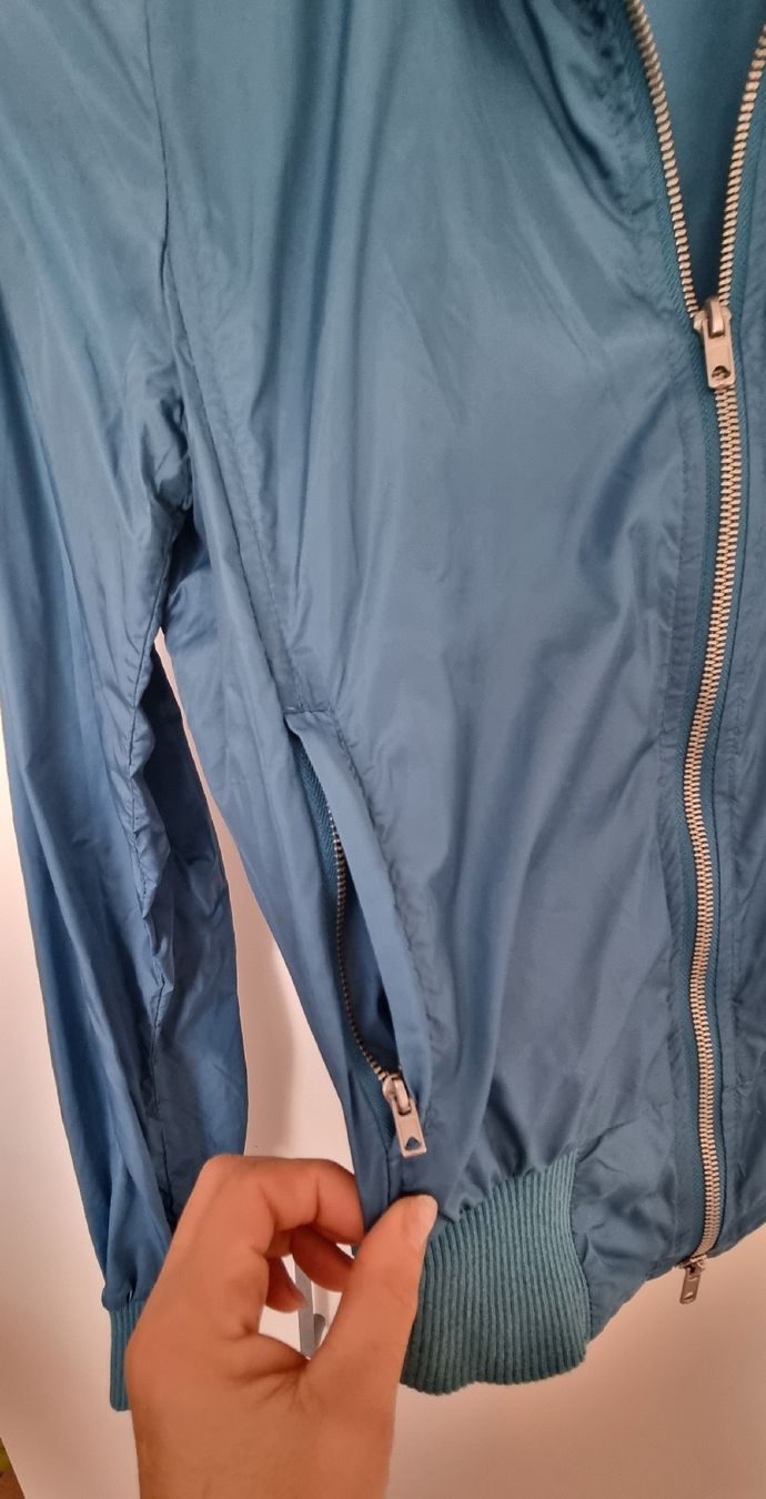 Benetton Vestes & Manteaux: Light Jacket by Benetton – D'occasion à Mendrisio par ann_d9pf 6