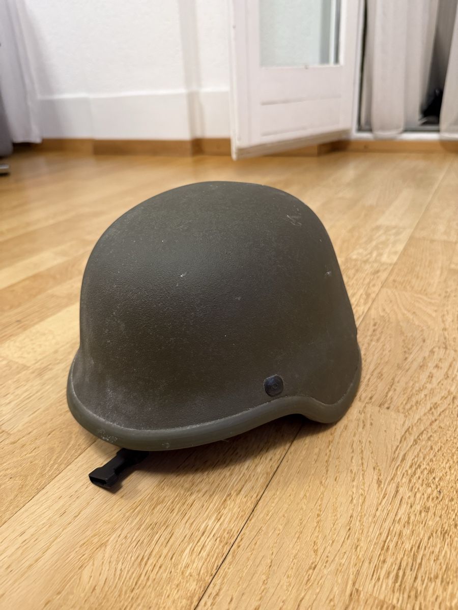 Schweizer Armee Uniformen & Effekten: Casque armée suisse  – Gebraucht aus Lausanne von ene_yf7n 1