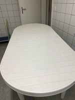 Ausziehbarer Gartentisch weiss oval
