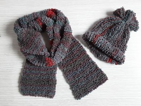 Schnäppli-Set!  Neuer Schal + Mütze gestrickt  ab 1.--