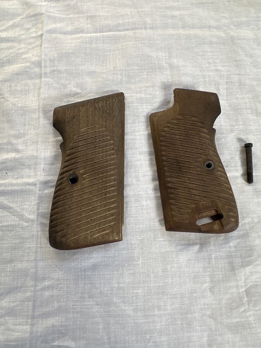 Sig Sauer Schützensport: Griffschalen SIG 210 / P49 – Gebraucht aus Möhlin von