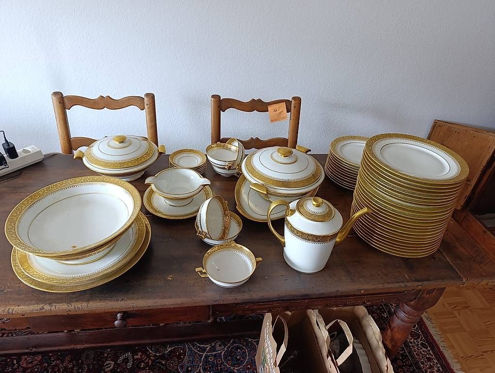 Set di piatti: Service de table Paul Pastaud Limoges  55 pièces – Usato da Bulle venduto da oga_r8mh
