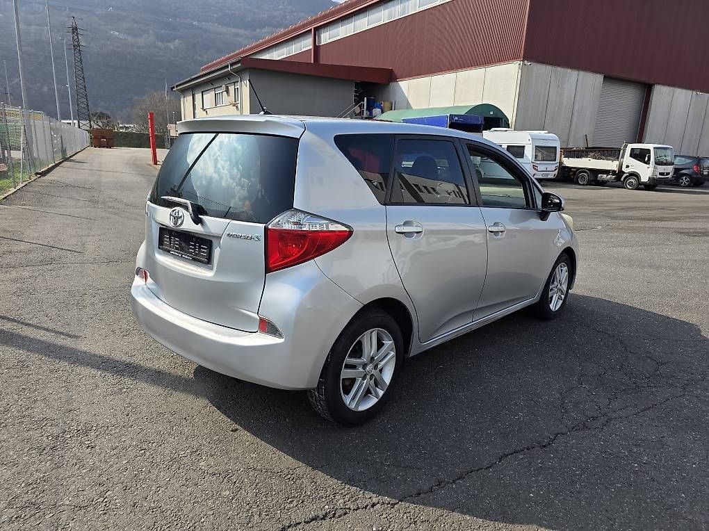 Automobili: Toyota Verso-S Automantica – Usato da Cadenazzo venduto da LuismacchineSagl 3