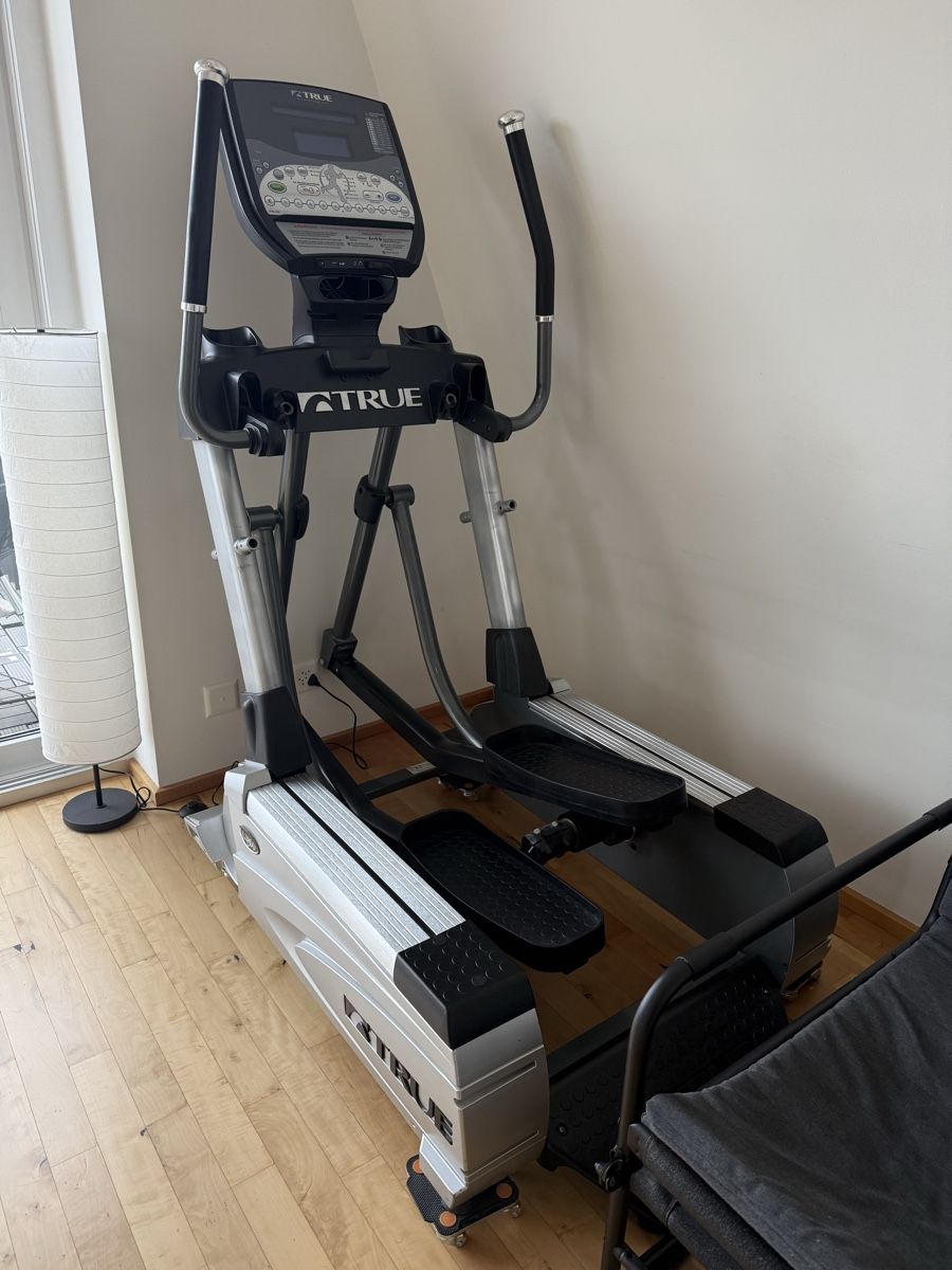 Hometrainer: TRUE FITNESS CS800 ELLIPTICAL – Nuovo (secondo la descrizione) da Zürich venduto da Ndn_Fer