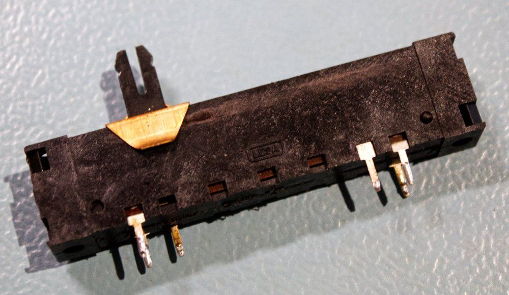 Componenti elettronici: ca. 60 Stück diverse Potentiometer / Fader – Usato da Zürich venduto da mac_l2k9 3