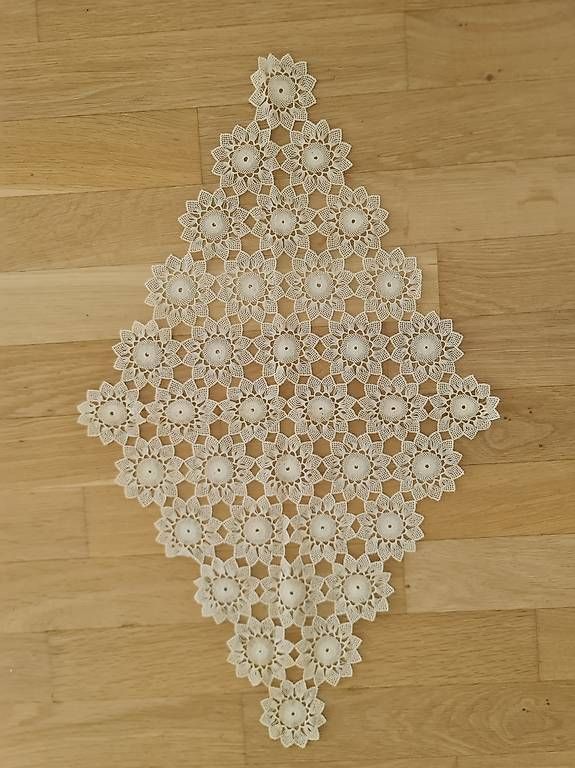 Tissus: Spitzendecke Nadelspitzen weiss – D'occasion à Allschwil par 86d_fmd5