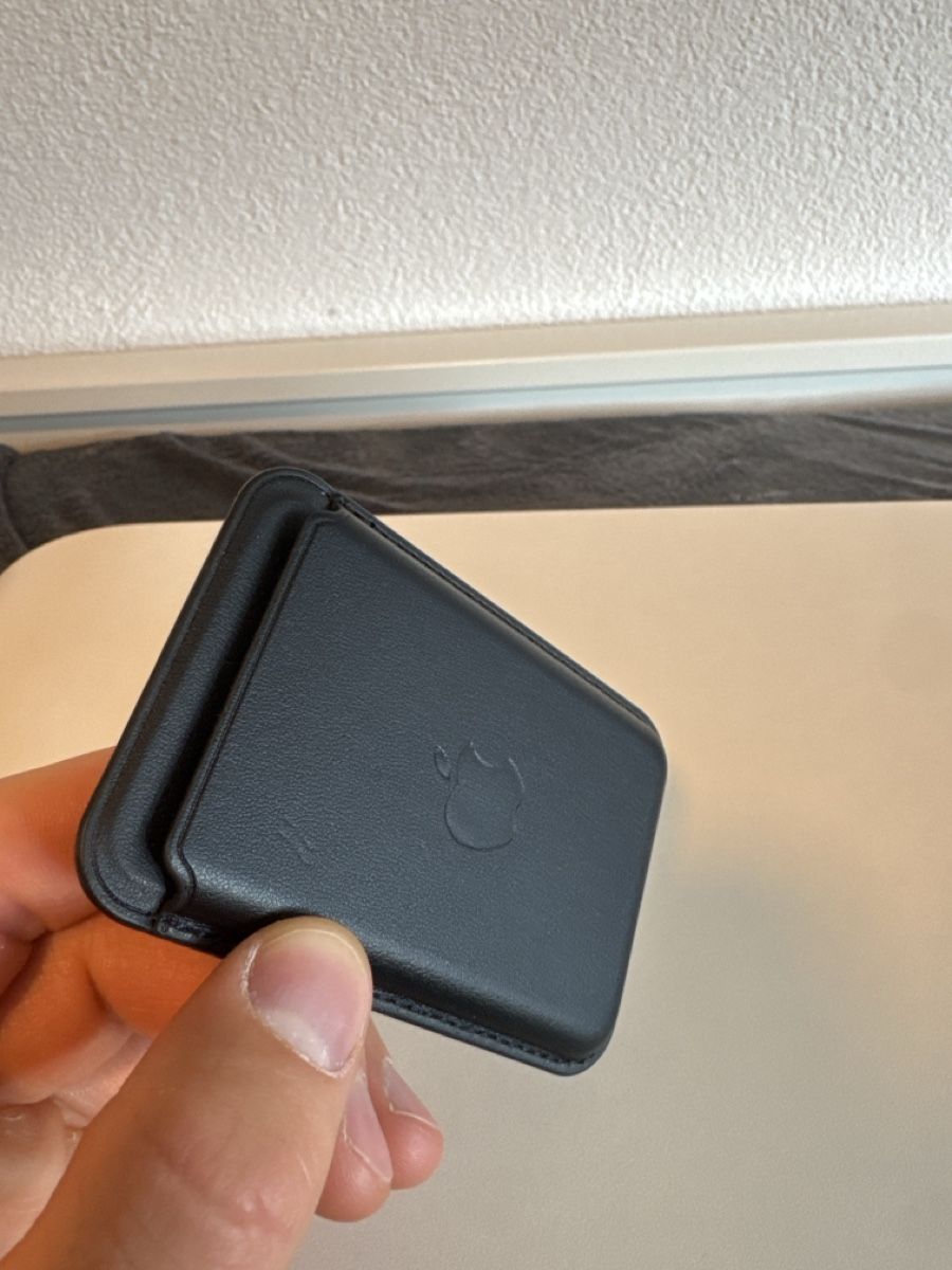 Apple Cover & Protezioni schermo: Porte carte MagSafe Apple – Nuovo (secondo la descrizione) da Biel/Bienne venduto da Lor_jxl2 1