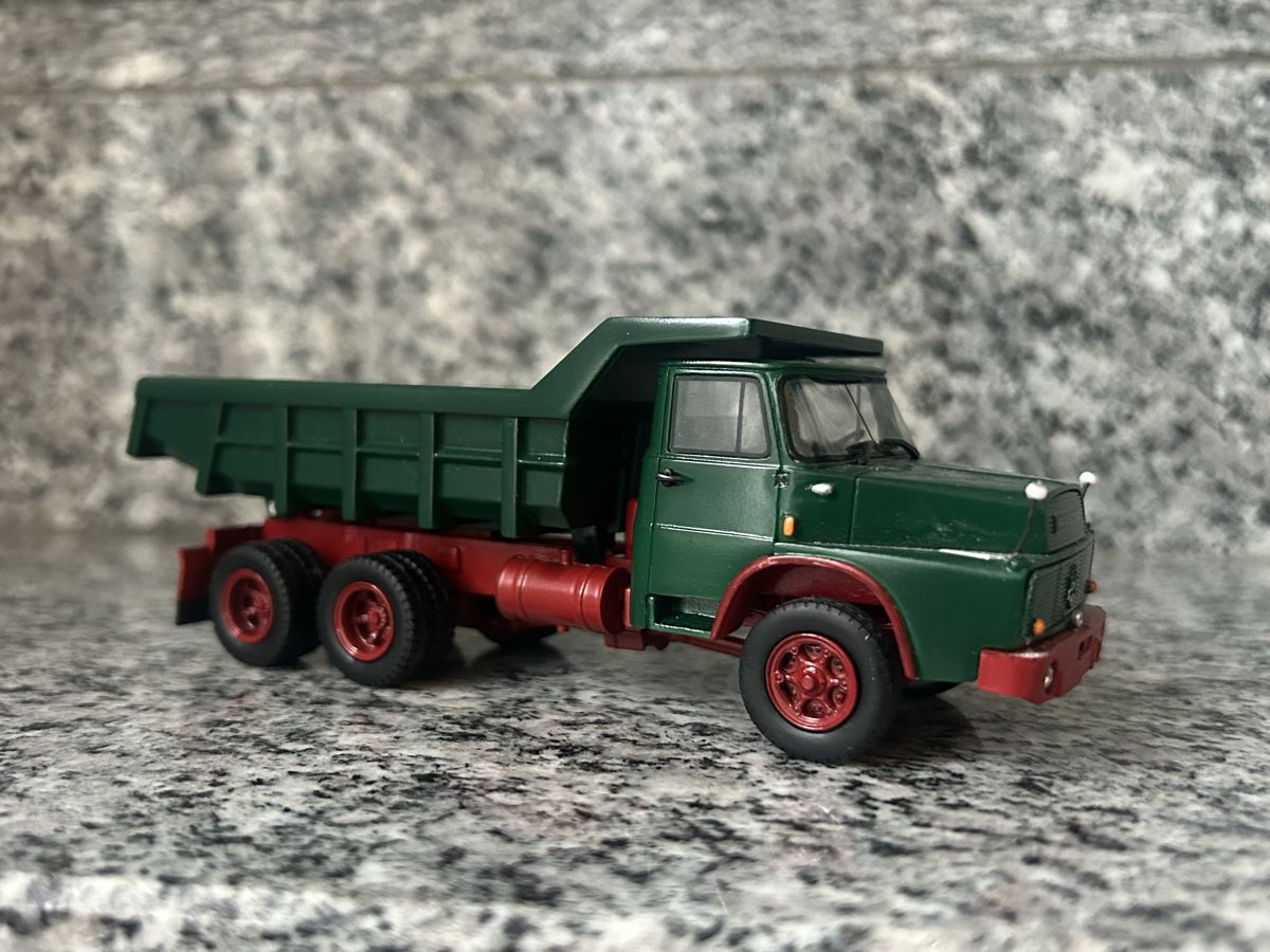 Kits de montage: Henschel Kipper, 1:50  – D'occasion à Horw par Tigercat635