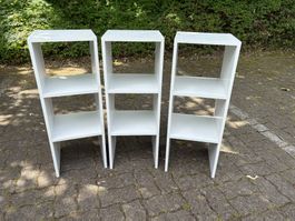 3 weisse Regale