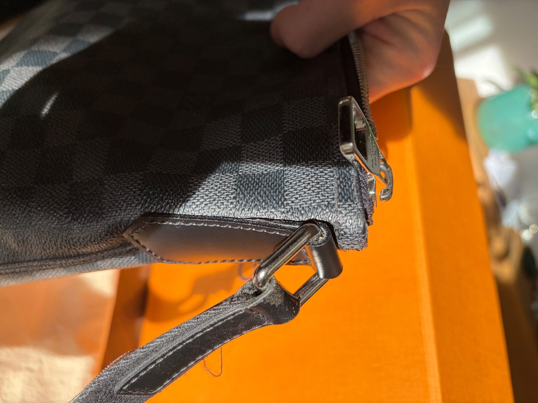 Louis Vuitton Borse: Louis Vuitton Torres Messenger Bag, Damier Graphite – Usato da Luzern venduto da WhoAmI 8