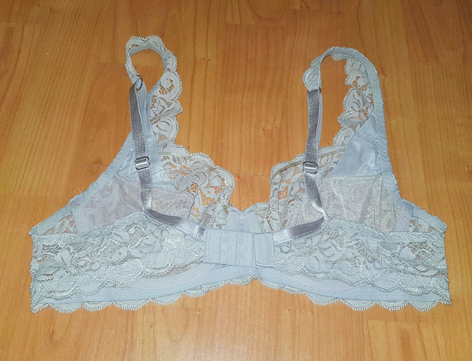 Hanro Sonstige Unterwäsche: Hanro Spitzen BH 80 B  – Gebraucht aus Menznau von Valinor 2