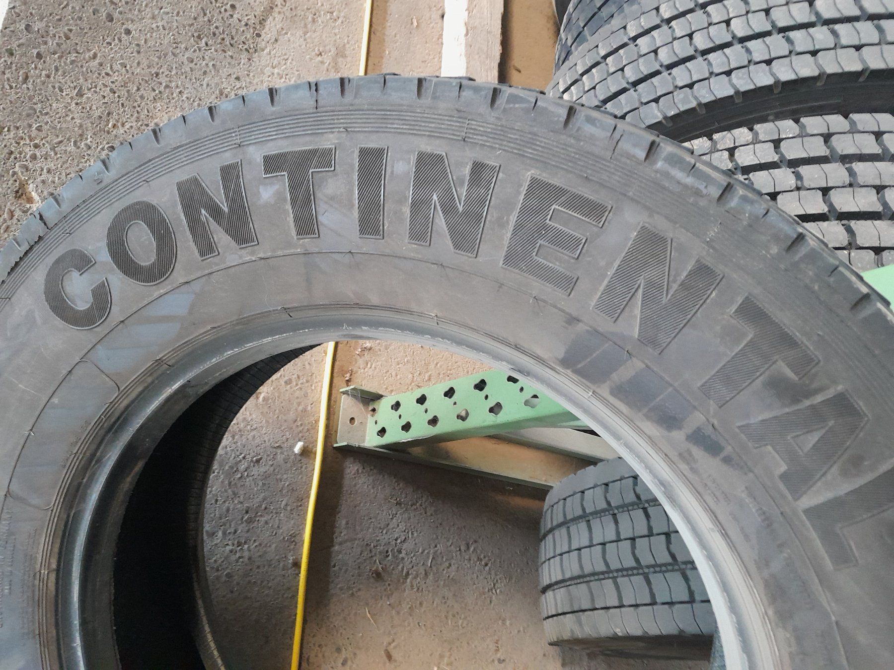 Continental Pneumatici & Ruote complete: 6x Continental 275/70 R 22.5 – Usato da Nesslau venduto da Altherr12 1