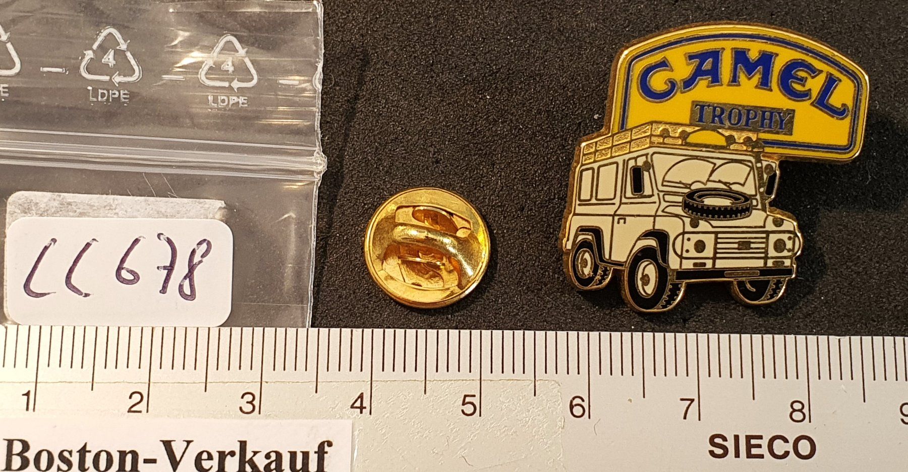 Camel Placchette & Badge: CC678 - Pin CAMEL TROPHY Jeep Rennen – Usato da Reinach BL venduto da Boston-Verkauf 1