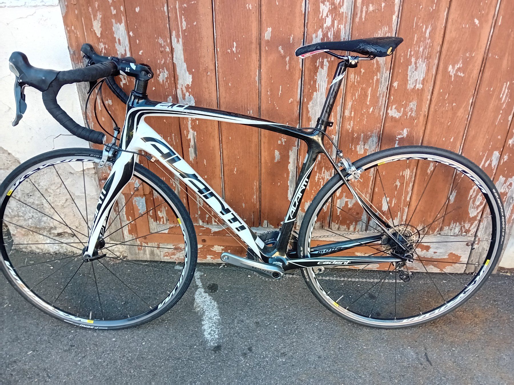 Velos: Rennrad Carbon Weiss Schwarz – Gebraucht aus Wegenstetten von 1000er 1