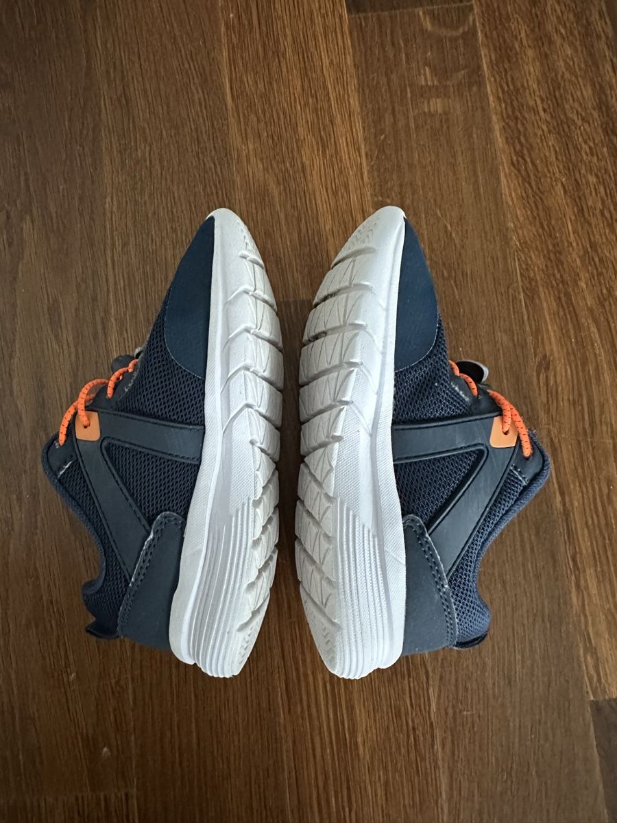 Scarpe per ragazzi: Schuhe Gr.28 Kiabi Sneakers – Usato da Dietikon venduto da mike.thorton 3