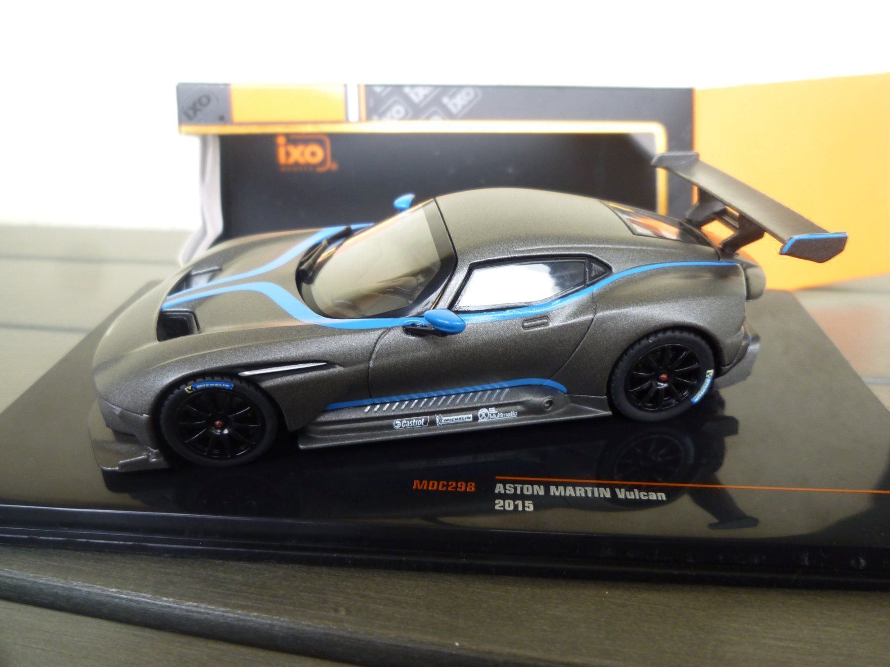 Modellini d'auto: Aston Martin Vulcan (2015) – Nuovo e nell'imballaggio originale da Flawil venduto da Imperiosud 4