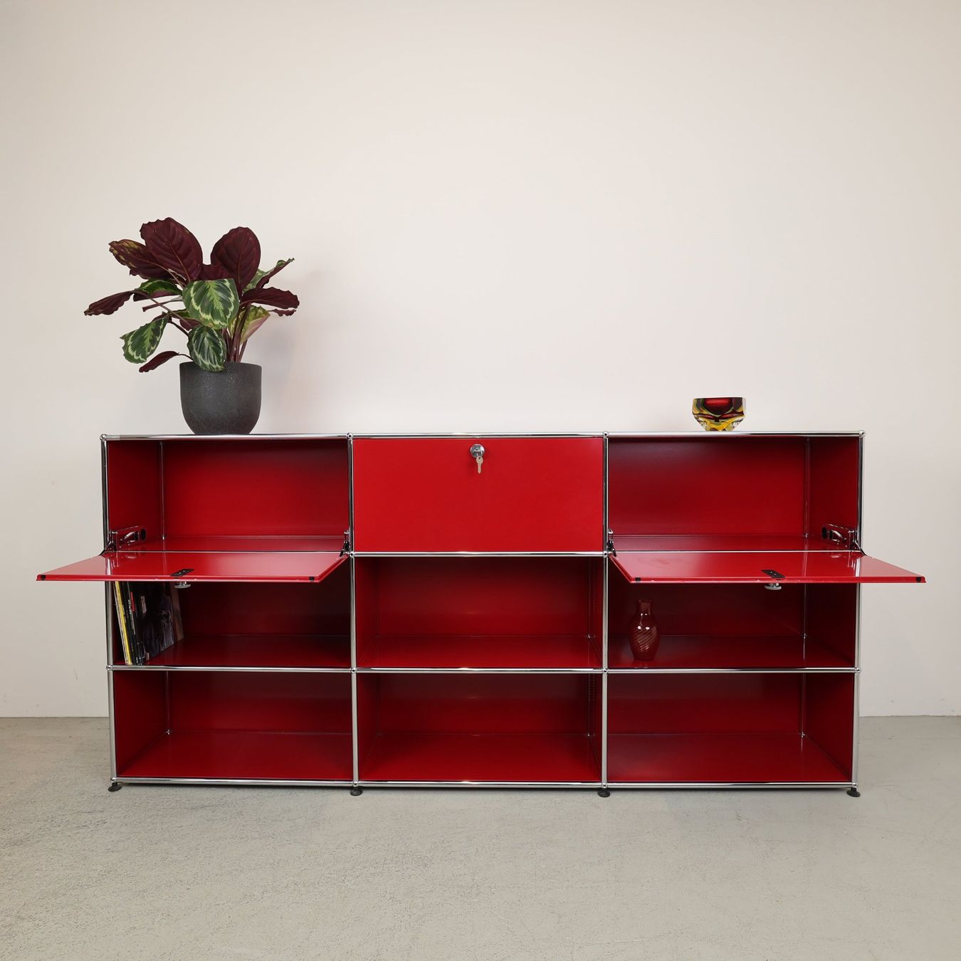 USM Scaffali: USM Haller Sideboard Rubinrot 3x3 – Usato da Zürich venduto da Zapro