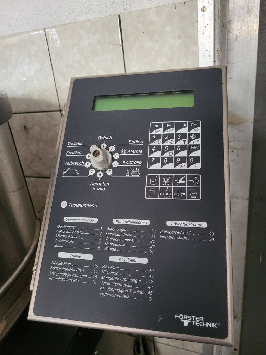 Tutte le macchine: Förster Tränkeautomat – Usato da Brunnen venduto da caro711 1
