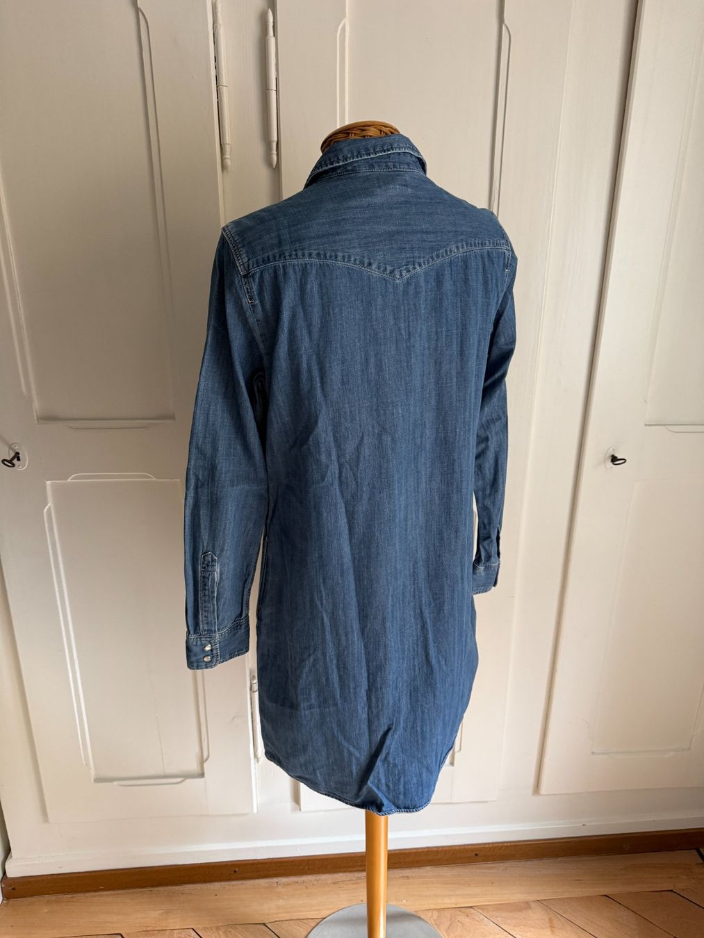 Levi's Vestiti: LEVIS - Jeans Blusenkleid blau M – Usato da Zürich venduto da Diazaio 2