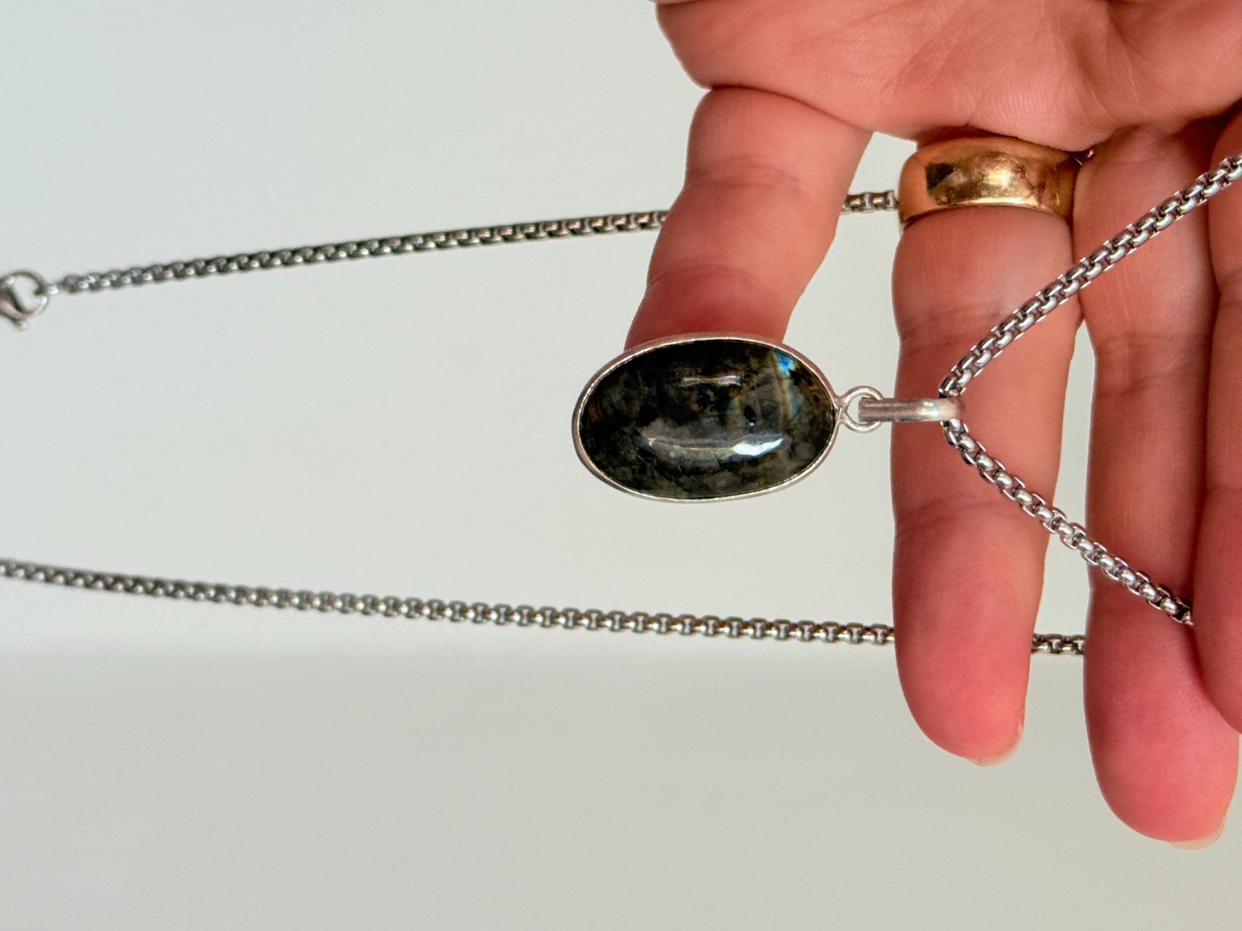 Catenine: Fashionable labradorite necklace – Nuovo e nell'imballaggio originale da Genève venduto da AGBERG 4