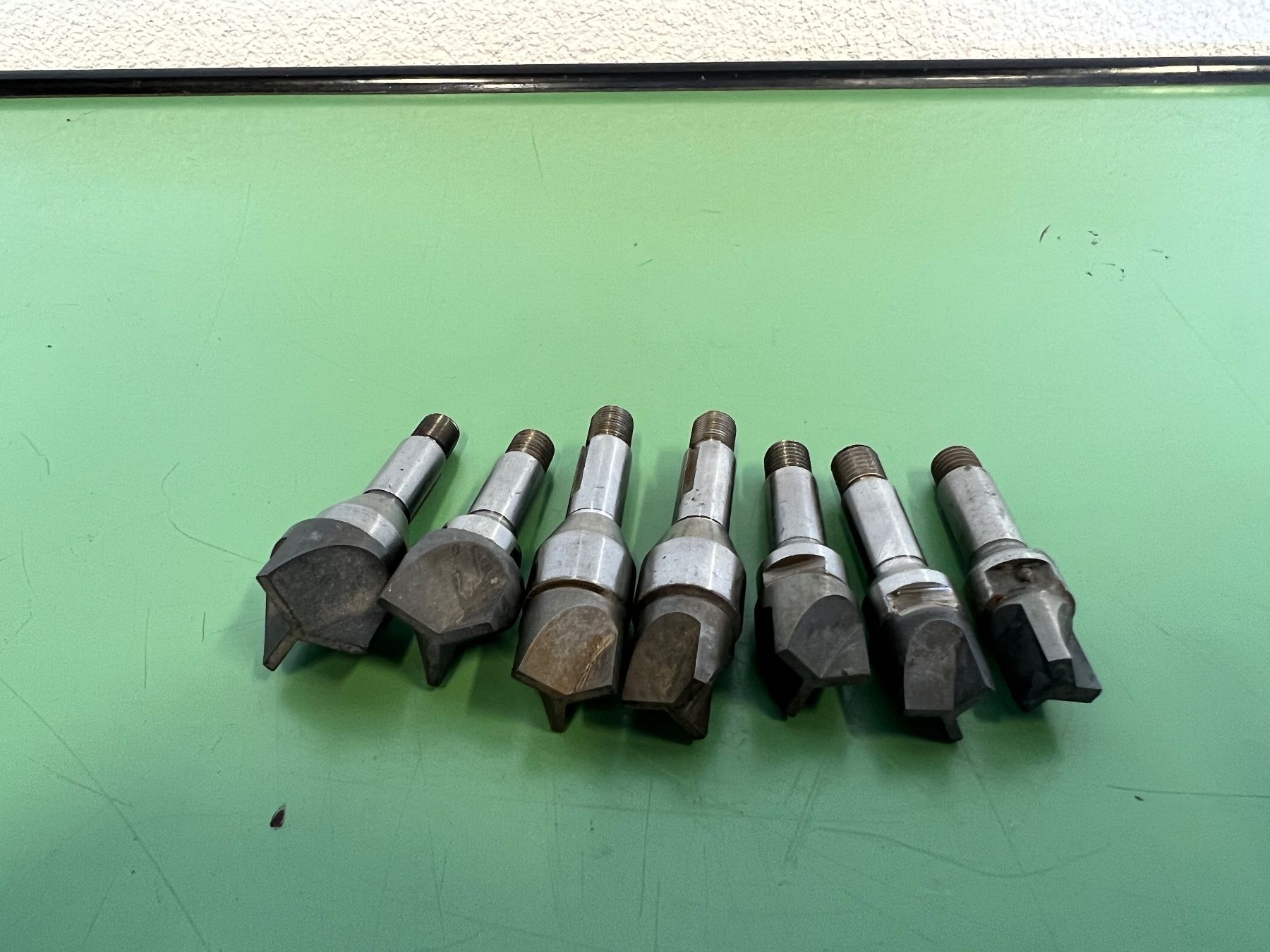 Alle Werkzeuge: Tasseaux portes-outils B8 – Gebraucht aus Aarberg von SNMachines