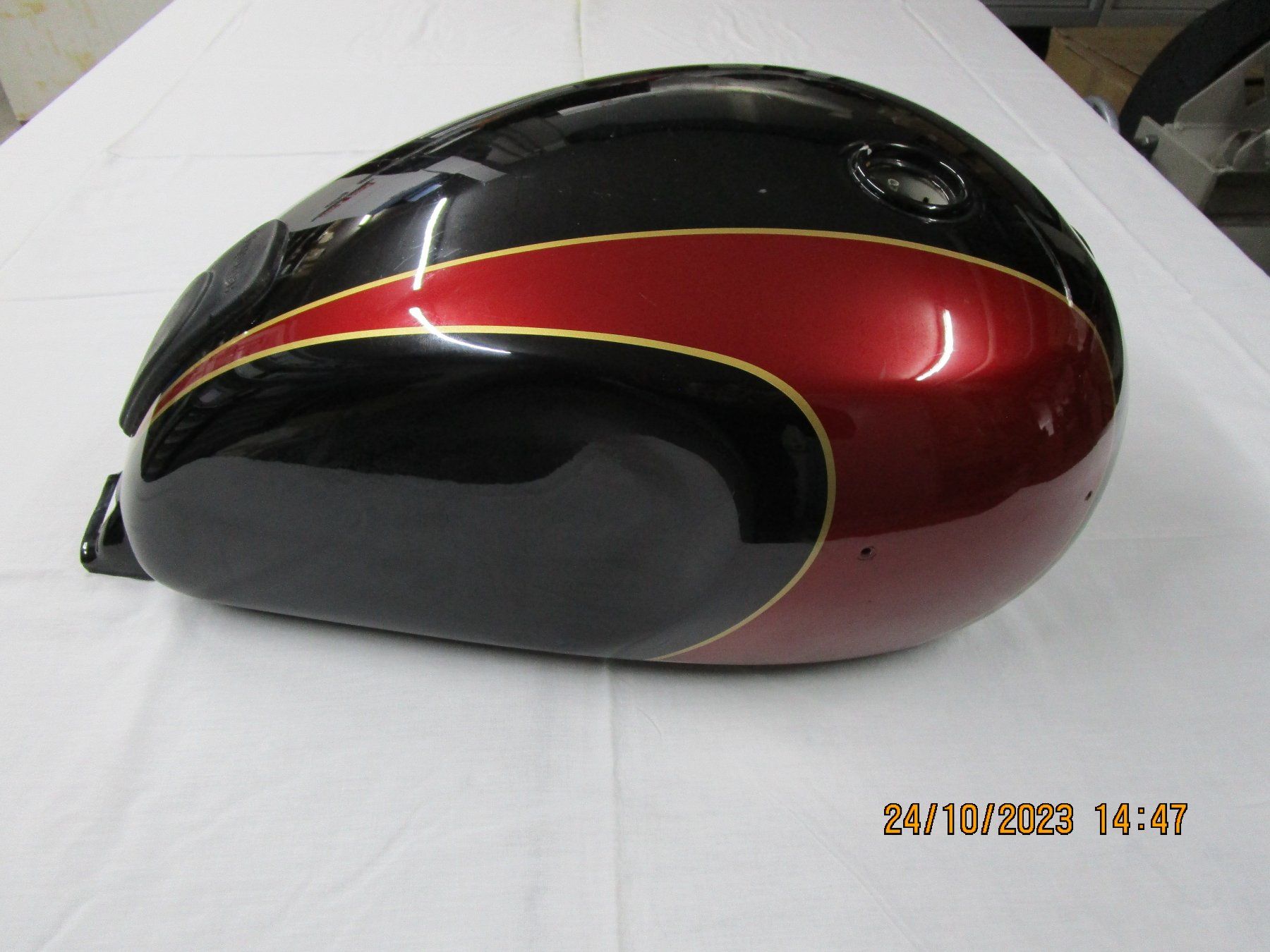 Triumph Sonstiges Fahrzeugzubehör: Tank Triumph Legend TT900  T2401410 – Gebraucht aus Widnau von Staedler2 1