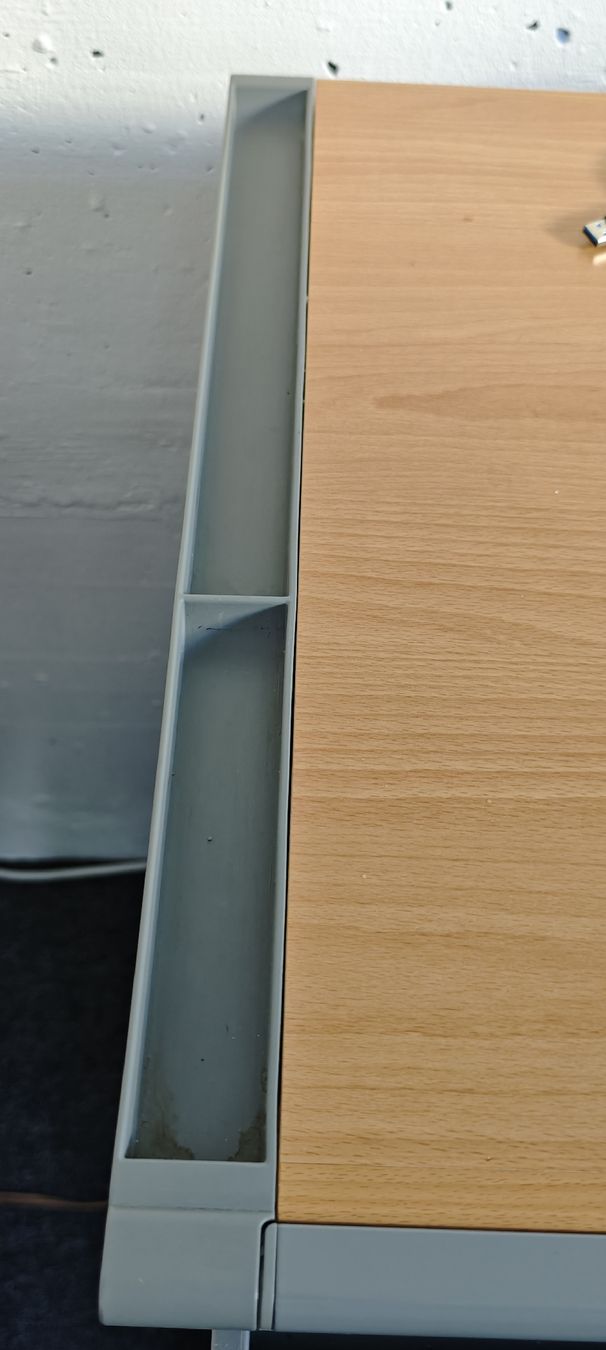 Scrivanie: Moll Schreibtisch helles Holz& Rollcontainer Np ca. 1000 CHF – Usato da Uster venduto da Snoopychristian 4