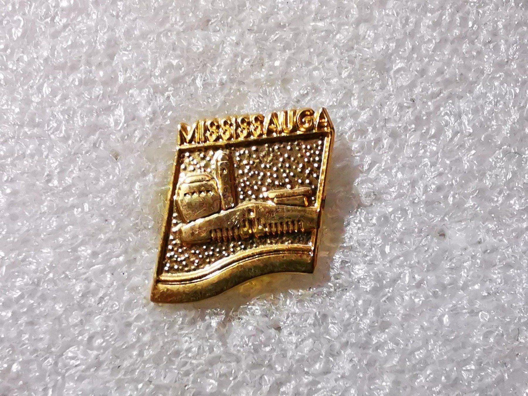 Placchette & Badge: Ansteckpin 51: Mississauga – Usato da Oppligen venduto da Pin-Fall-Shop