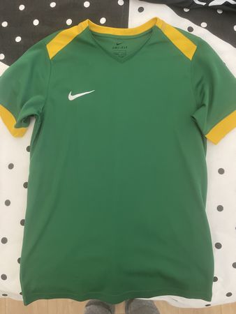 Nike Dri-FIT T-Shirt grün/gold, Grösse 12-13y Top!