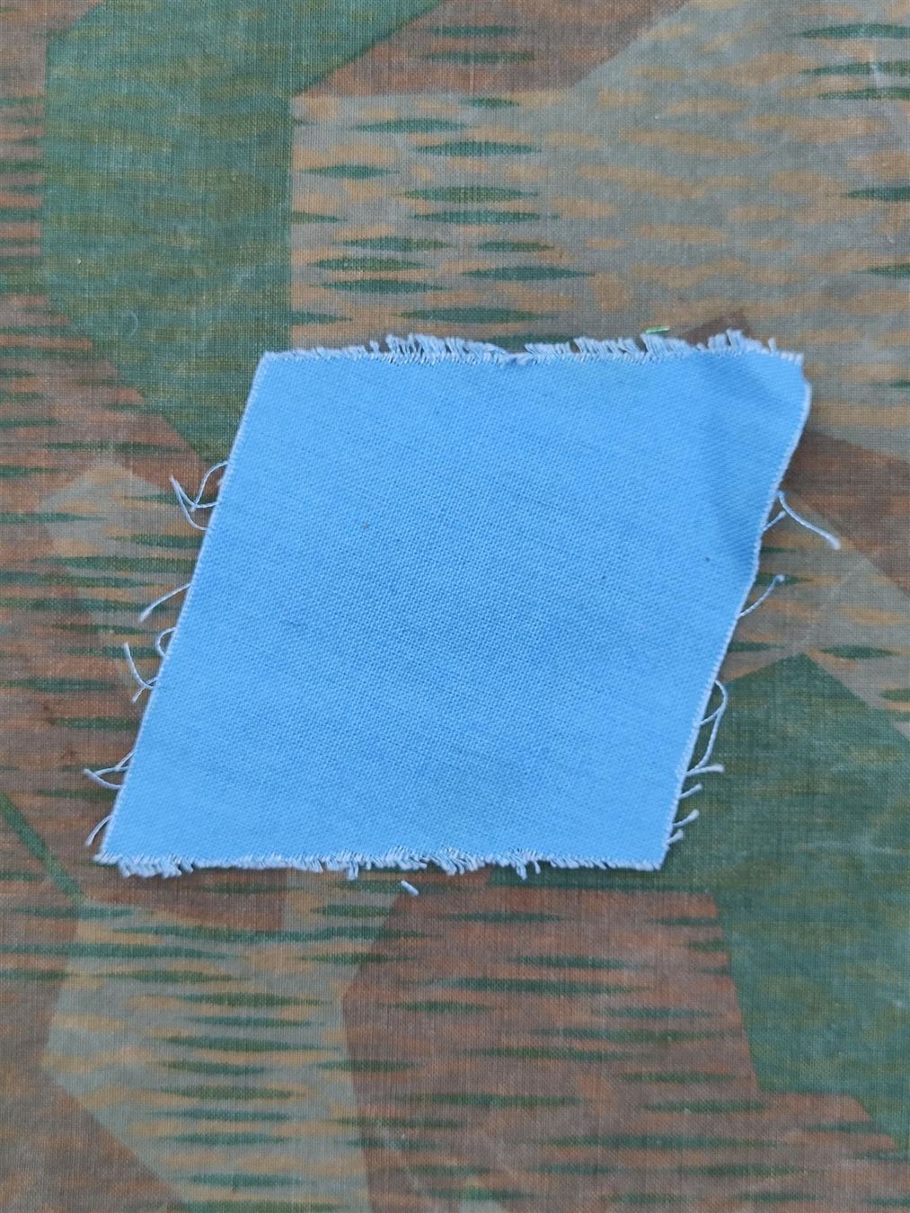Plaketten & Abzeichen: Kragenpatte Ord.1940 passiver Luftschutz – Neu (gemäss Beschreibung) aus Bauma von SwissMilitaria
