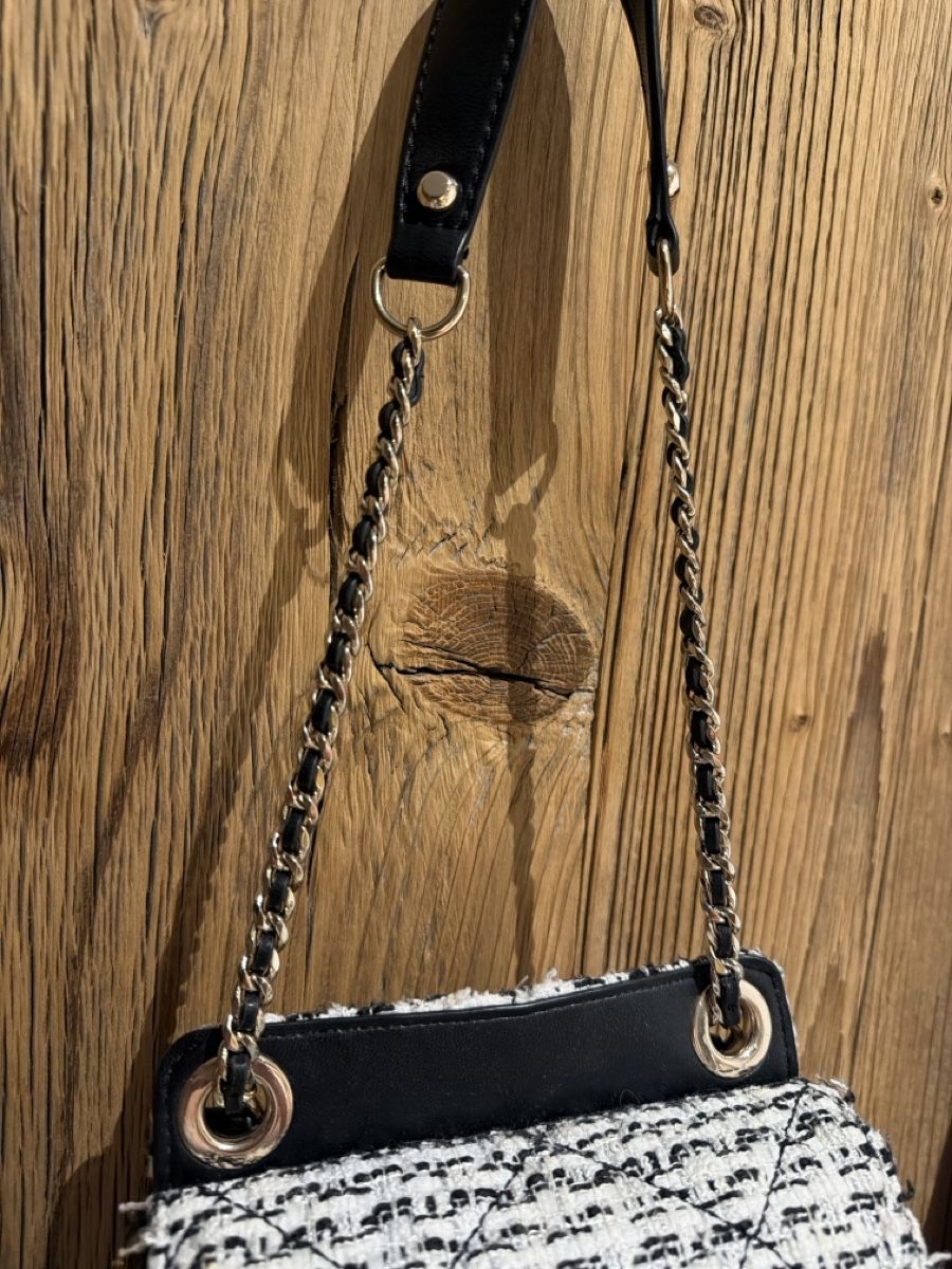 Guess Borse da donna: Sac GUESS – Nuovo (secondo la descrizione) da Crans-Montana venduto da cut_b2qt 2