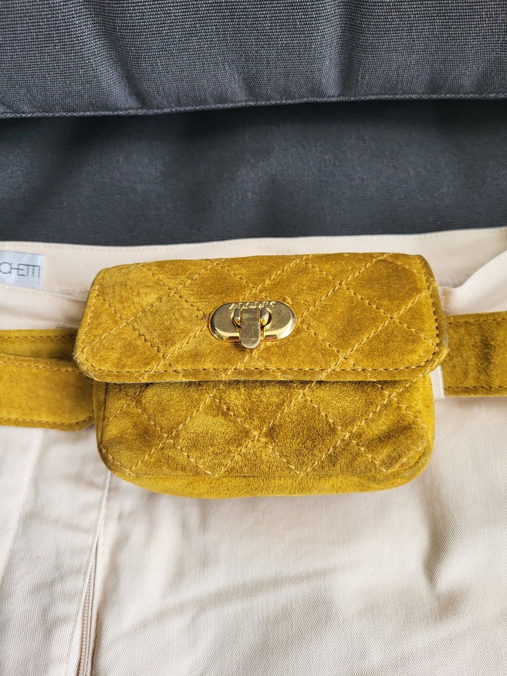 Borse da donna: Wildleder Gürteltasche, Senfgelb, Vintage – Usato da Zürich venduto da Lizi7 9
