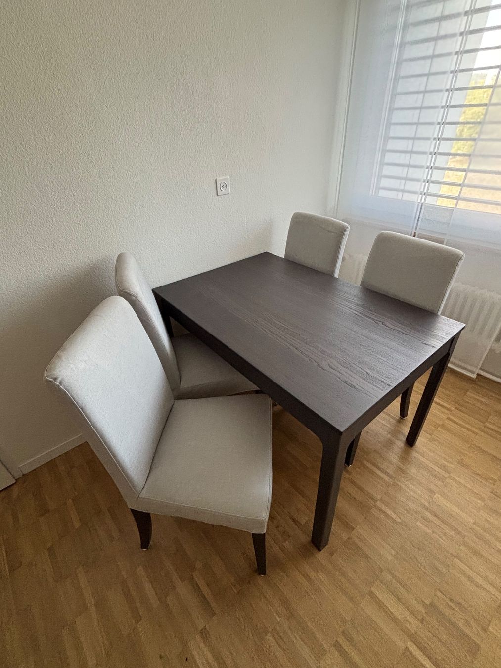Tavoli: Esstisch mit 4 Stühlen – Usato da Windisch venduto da lad_djx9 2