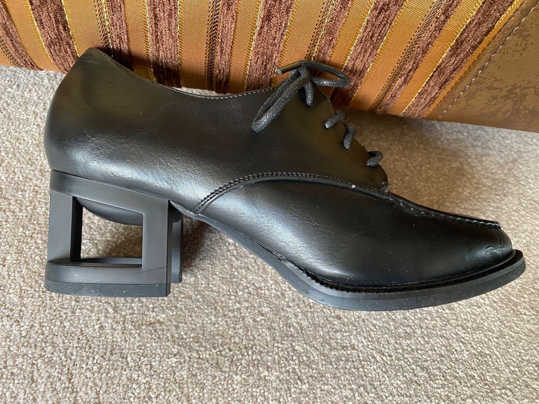 Scarpe da donna: Schnürschuhe, Halbschuhe, schwarz, 37, Blockabsatz – Usato da Zollikon venduto da into-the-west