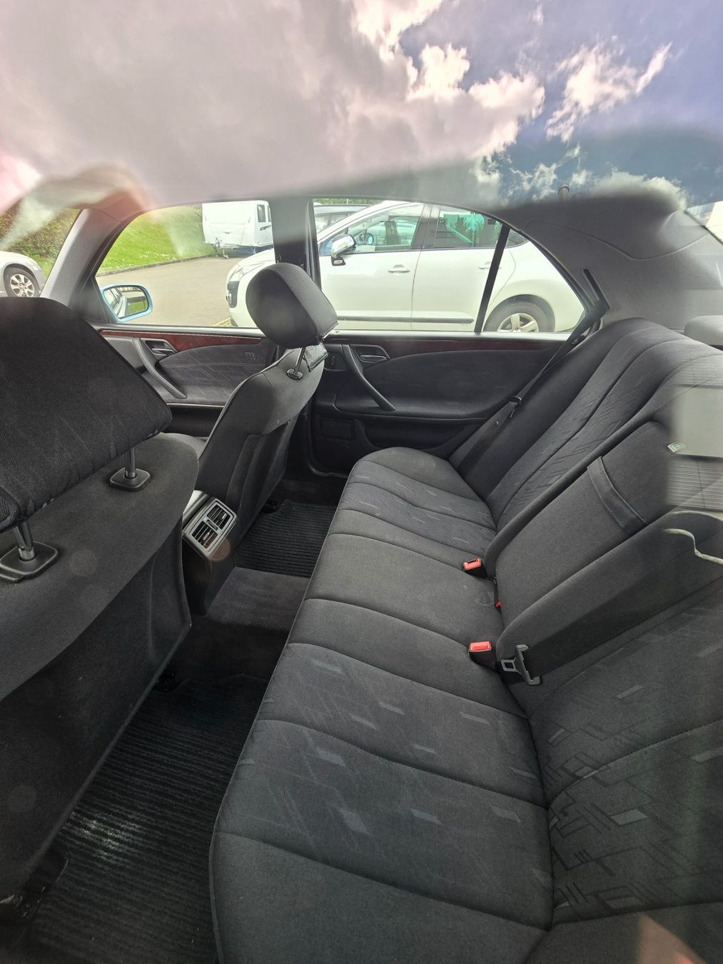 Mercedes-Benz Autos: Mercedes E220D – D'occasion à Wetzikon ZH par jet_c5m2 5