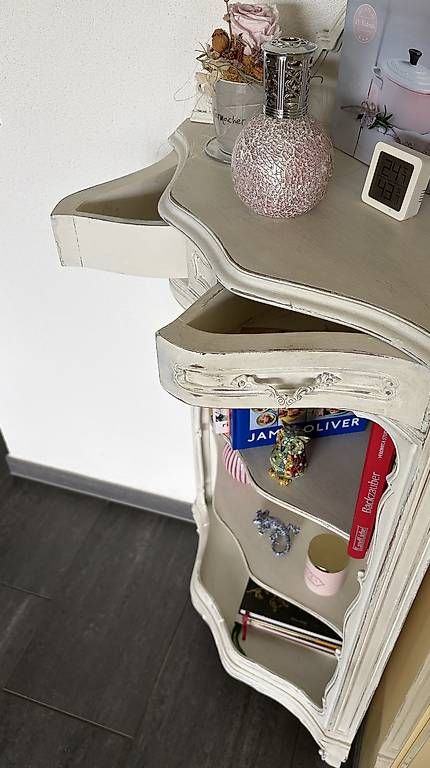 Armoires: Wunderschönes Eckmöbel im Shabby chic Stil – D'occasion à Frick par TheBurningHeart 1