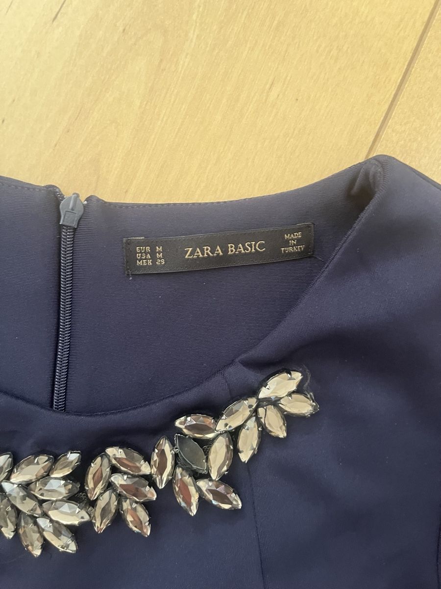 Zara Kleider: Robe bleu marine Zara Basic ornée Taille M bon état – Gebraucht aus Bellevue von utilisatratice 1