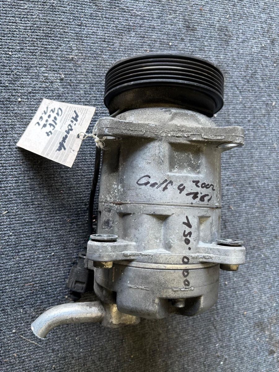 Volkswagen Tutti pezzi di ricambio auto: VW Golf 4, Jg 2002, 1.6liter, Klimakompressor – Usato da Mörschwil venduto da ers_k5cc 2