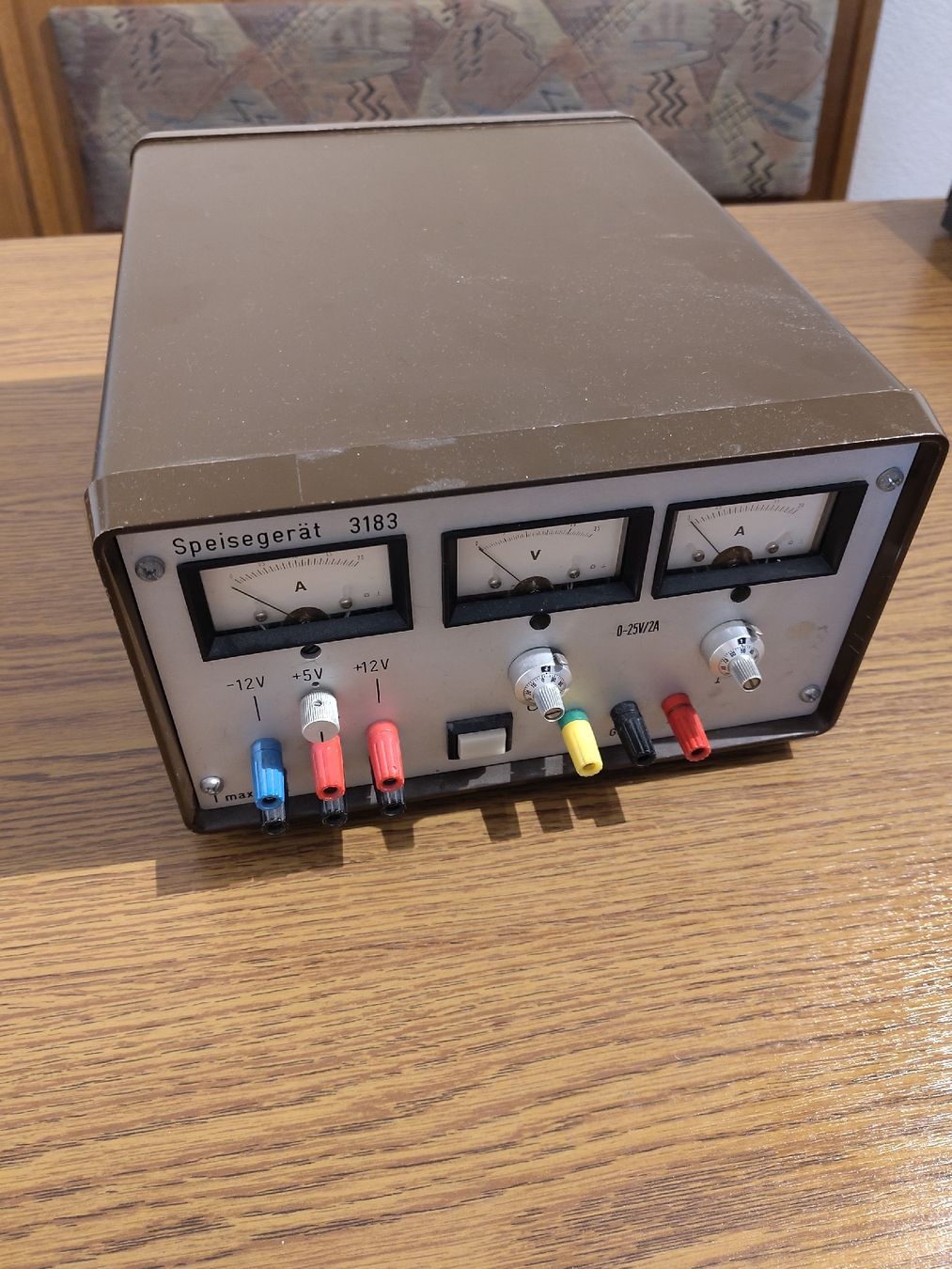 Elettrotecnica: VINTAGE POWER SUPPLY Speisegerät 3183 – Usato da Muotathal venduto da Skillat 1