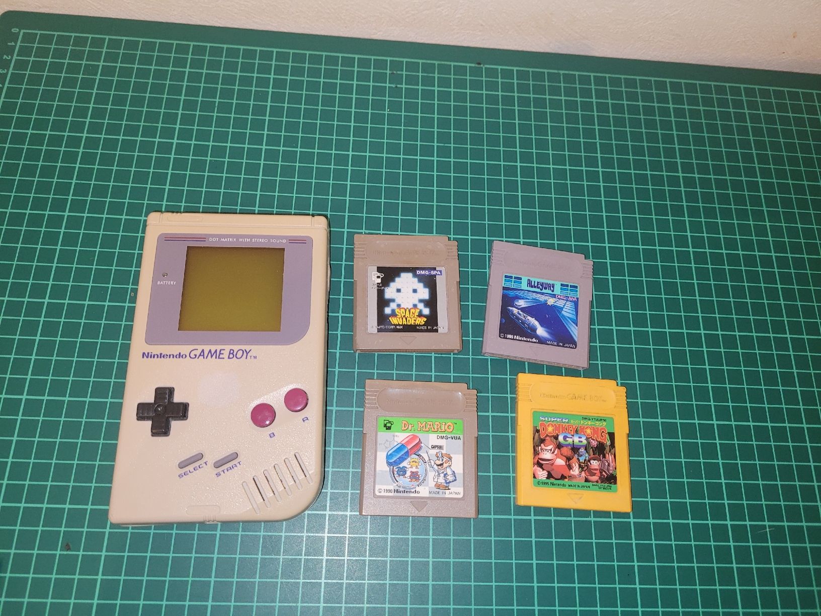 Nintendo Console: Nintendo Game Boy + 4 Games Bundle - Classic Fun! – Usato da Meyrin venduto da Retro-GZ