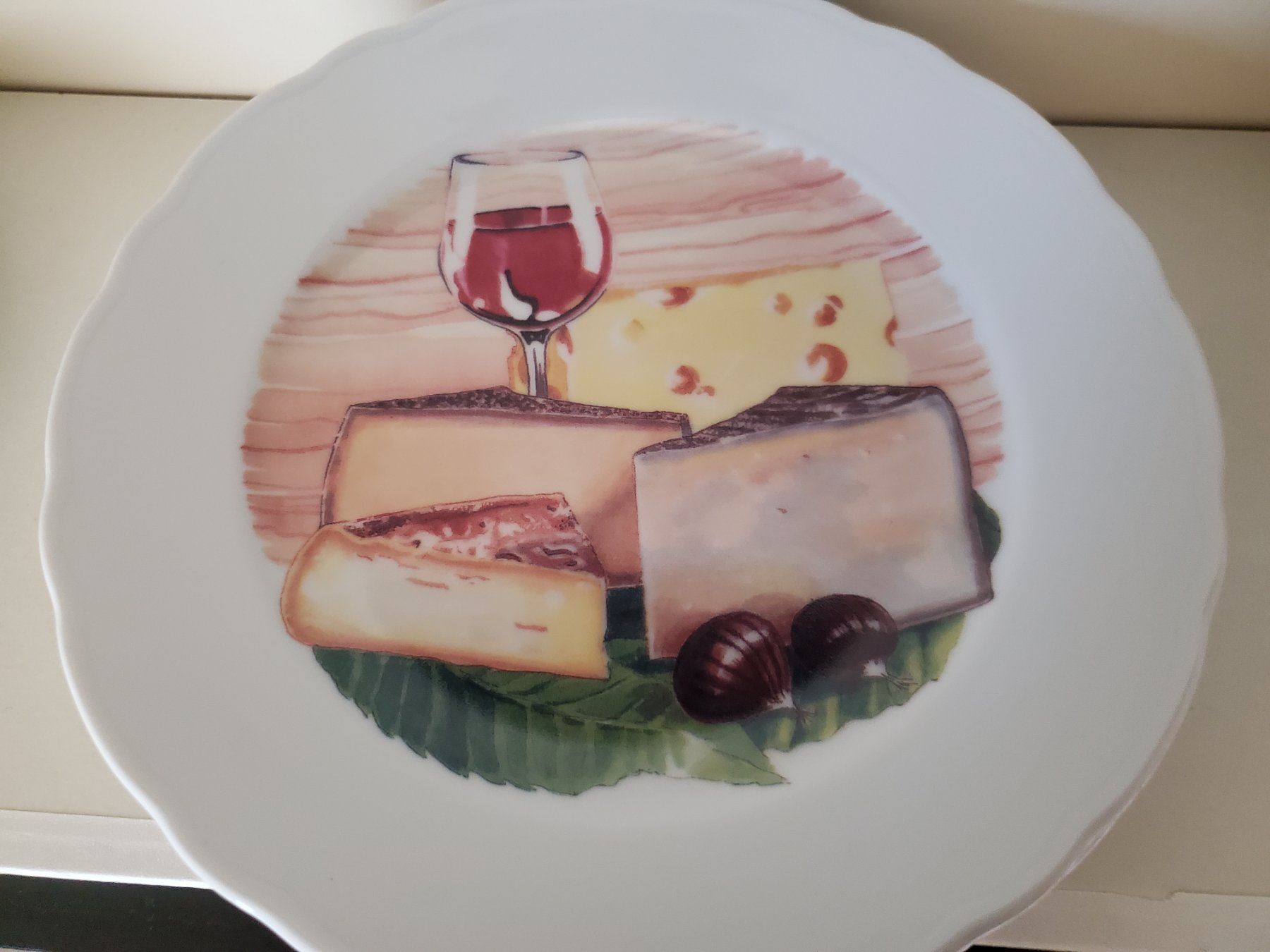 Piatti: 5 assiettes décor vin et fromage – Usato da Rennaz venduto da La_malle_du_dauphin 5