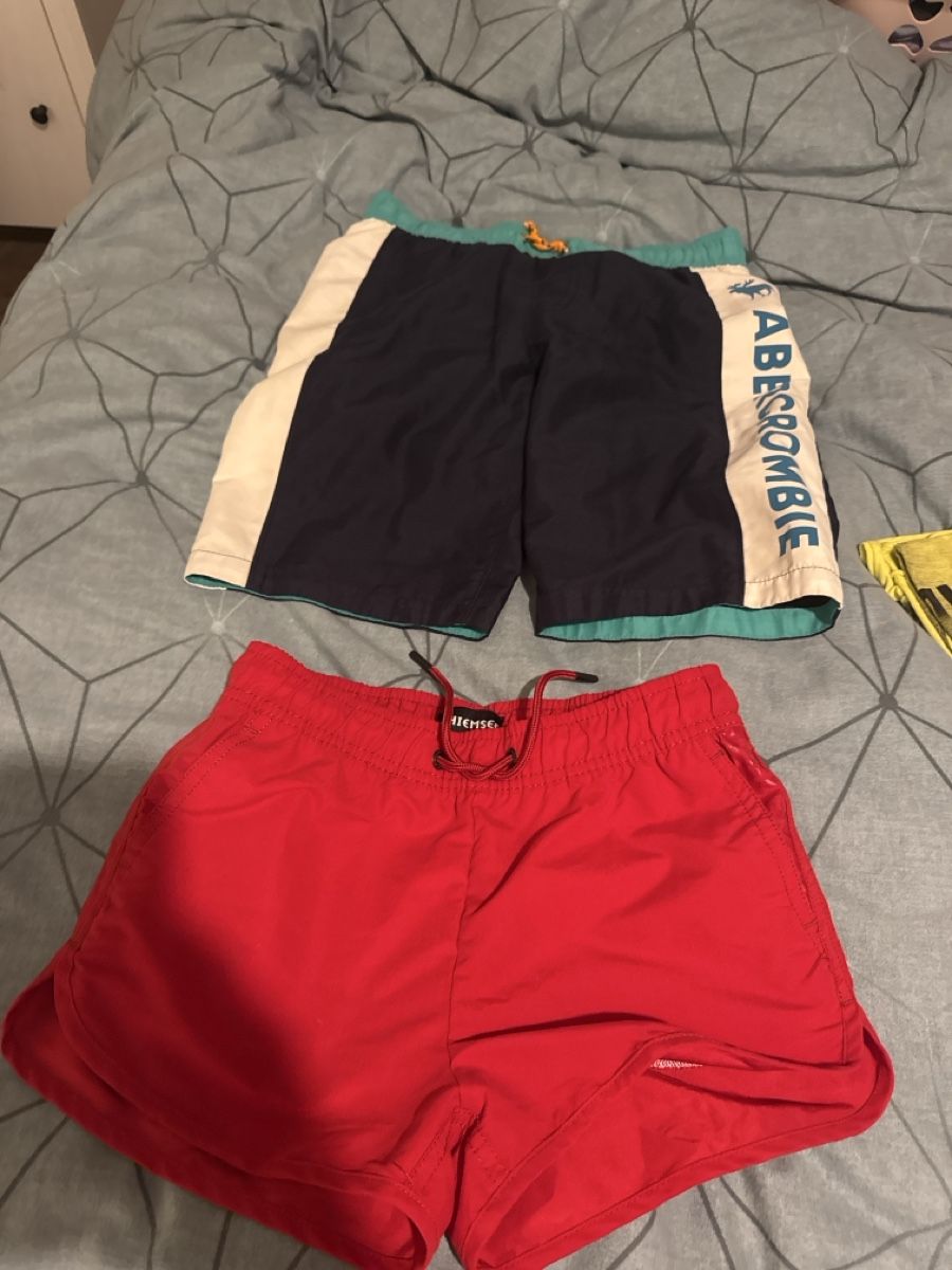 Lotti & Set di vestiti: 2 Badehosen Jungs 152 – Usato da Hägendorf venduto da laumatt