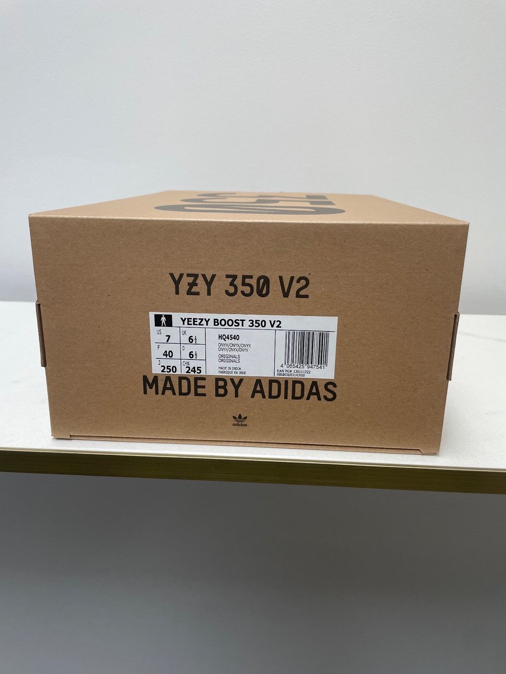 Herrenschuhe: NEW yeezy onyx - 40 – Neu und originalverpackt aus Vacallo von kellyyy 3
