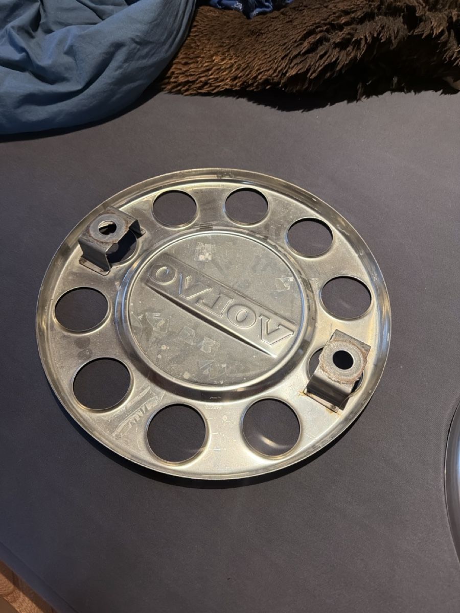 Volvo Felgen: Volvo Radkappen Set (2 Stk.) – Gebraucht aus Hemmiken von Floh93 4