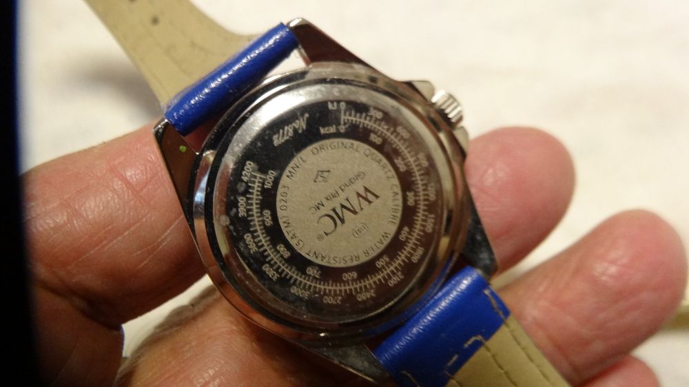 Montres: WMC  SCHÖNE HERREN UHR,QUARTZ.SCHÖNE FARBE.LÄÜFT – D'occasion à zürich par ahmad01 7