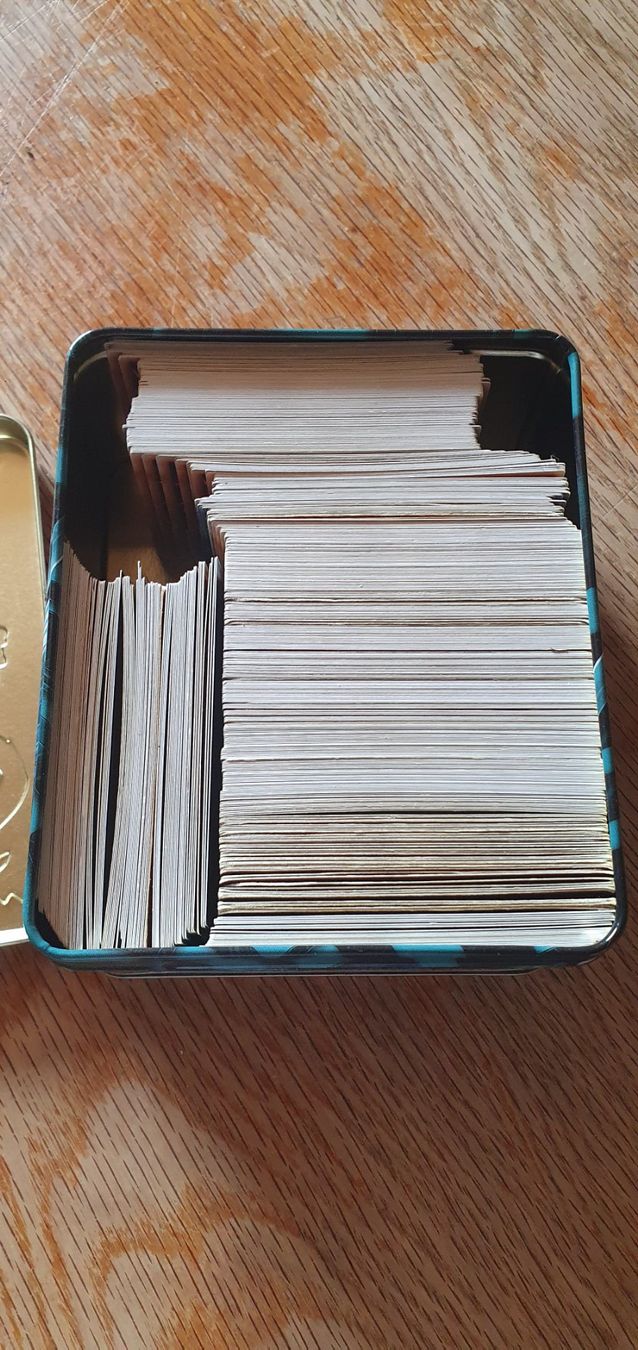 Yugioh Sammelbilder & Trading cards: Yu-Gi-Oh Trading Card Game Sammeldose mit Karten – Gebraucht aus Walenstadt von Hit-24 2