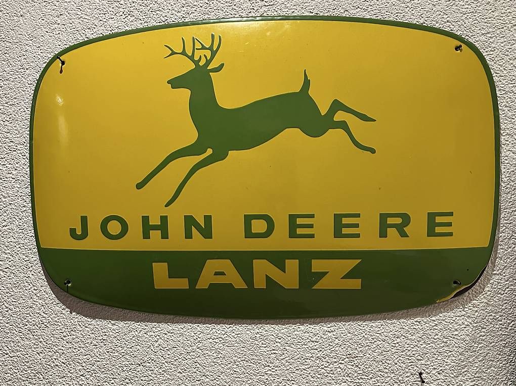 Trattori: John Deere Lanz – Usato da Stettlen venduto da sellthat