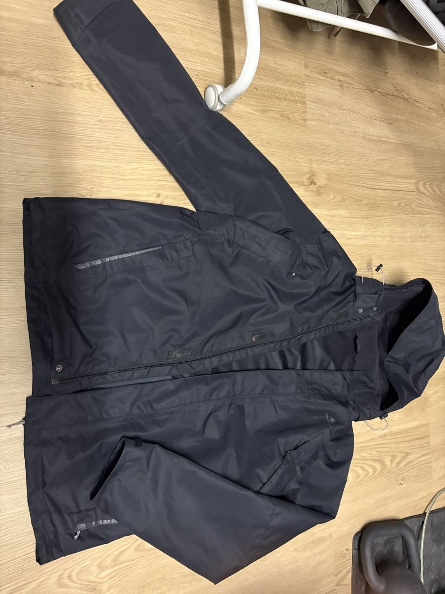 Decathlon Giacche: Decathlon Regenjacke – Usato da Steinmaur venduto da marra20